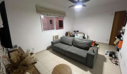 Oportunidade de apartamento com dois quartos sendo uma suite