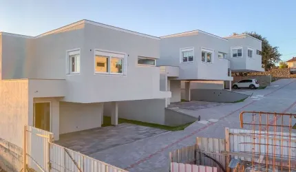 Casa à venda 3 Quartos, 1 Suite, 2 Vagas, 181.4M², Rondônia, Novo Hamburgo - RS