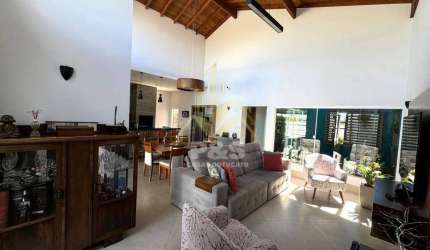 Casa mobiliada com 3 dormitórios, no Jd Tropical, moderna e confortável!