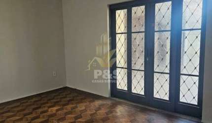 Casa Plana com Edícula, ótima Oportunidade perto do Hospital Sorocabana/Btu