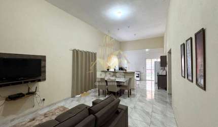 Terreno com 506 m2 e casa com 3 dormitórios, pé direito alto!