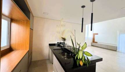 Casa ampla, com 3 dormitórios, piscina aquecida e muitos planejados!