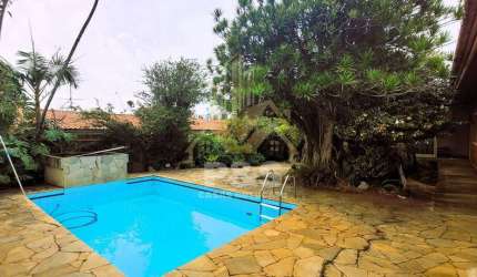 Casa na Vila dos Médicos, com 750m2 de terreno e 4 dormitórios!