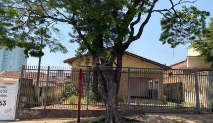Casa a venda no Centro de Sao Carlos | 3 dormitorios, 2 banheiros, 2 garagens