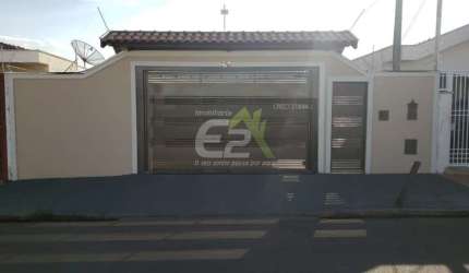 Casa padrao a venda no Centro de Sao Carlos com 2 dormitorios e edicula