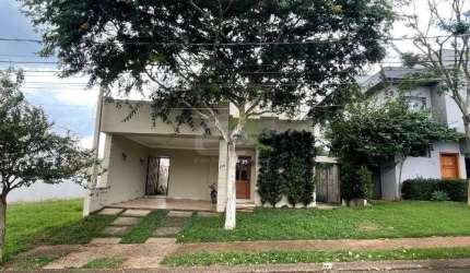 Sobrado de 3 dormitorios com suite e churrasqueira em condominio fechado em Sao Carlos