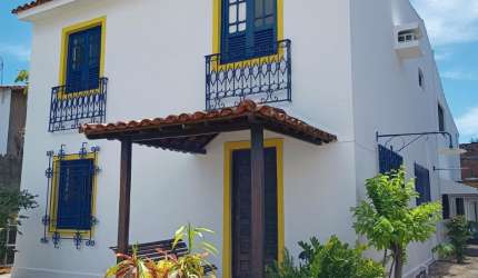 Excelente Oportunidade! Linda Casa de 2 Andares em Localização Privilegiada