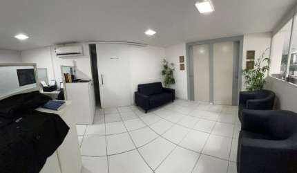 Salas comerciais prontas p/ uso! Recepção, salas de reunião, diretoria, copa, câmeras e portaria 24h.