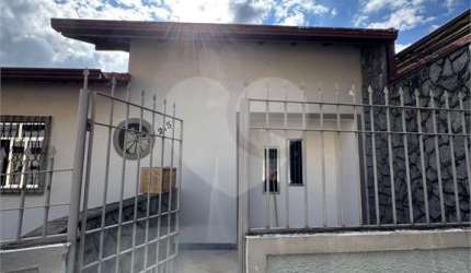 Casa com 4 quartos para locação em São João - RJ