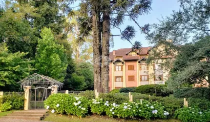 Apartamento duplex 80m² com 2 dormitórios em Gramado