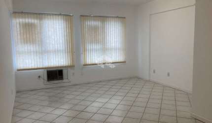 Sala comercial com área de 53,81m² no bairro Trindade em Florianópolis/SC.