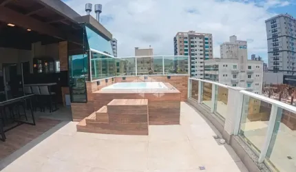 Apartamento tríplex com três quartos mobiliado em Perequê Porto Belo SC