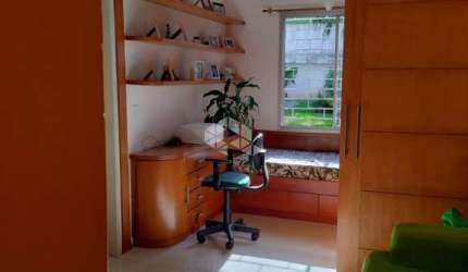 Apartamento 2 dormitórios, 1 vaga de garagem escriturada, no Bairro Jardim Carvalho, em Porto Alegre/RS