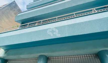 Apartamento  2 dormitórios com elevador e sacada no bairro Floresta - Porto Alegre RS