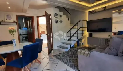 Casa em condomínio tipo sobrado com 03 dormitórios, sendo 02 suítes, 02 vagas de garagem no bairro Vila Conceição