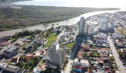 Apartamento com 03 quartos/dormitórios no bairro Centro, em Biguaçu/SC