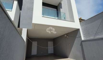 Casa nova, 175,24 m², 3 quartos , 2 garagens, churrasqueira, alto padrão, B, São José São Leopoldo.