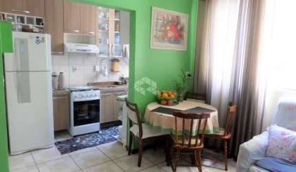 Apartamento bairro Santo Antônio em Porto Alegre, de 2 dormitórios, reformado