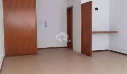 Sala Comercial na Av. Iguaçu Petrópolis
