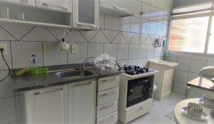 Apartamento dois dormitórios no Santo Antônio