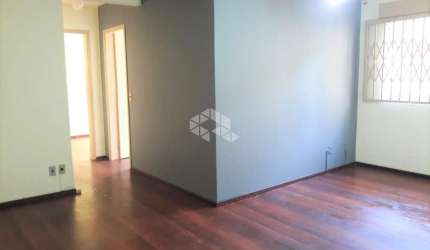 Apartamento 2 dormitórios/quartos, 1 vaga, reformado, no Bairro Santo Antônio