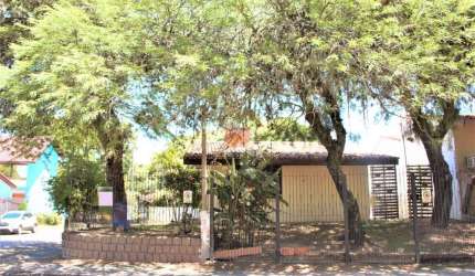 Casa Ampla com pátio, 3 dorm/1 suíte, piscina  ao lado Calçadão de Ipanema
