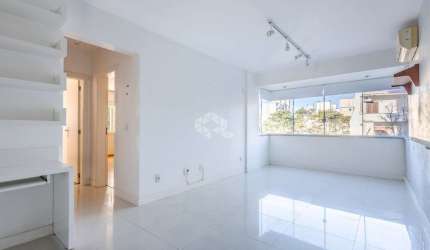 Apartamento 2 dormitórios com 1 suíte com 73m e vaga dupla no Bairro Jardim Botânico