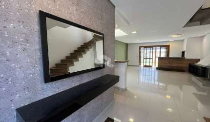 Casa estilo sobrado com 158m², 3 dormitórios, 1 suíte no Lagos de nova Ipanema  com vista para o Lago.