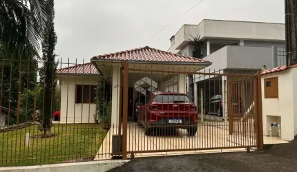 CASA 02 DORMITÓRIOS SENDO 1 SUÍTE EM SANTA CRUZ DO SUL