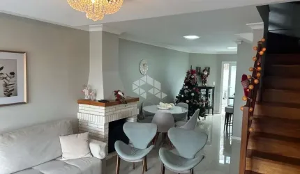 Casa Geminada com três dormitórios