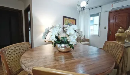 Apartamento  2 dormitórios, 1 vaga de garagem,  no bairro Humaitá em Porto Alegre