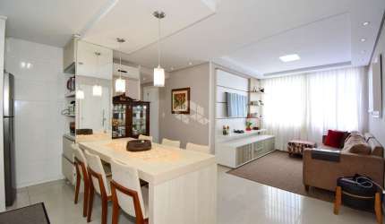 APARTAMENTO À VENDA COM 3 QUARTOS SENDO 1 SUÍTE E 1 VAGA DE GARAGEM NO BAIRRO ESTREITO EM FLORIANÓPOLIS/SC.