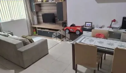 Casa de Condomínio com 3 dormitórios e 2 vagas no Jardim Leonor Mendes de Barros