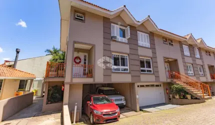 Casa em Condomínio Fechado com 3 dormitórios