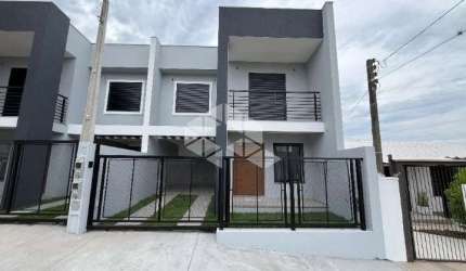 Casa duplex com suíte e pátio no bairro Goiás, em Santa Cruz do Sul