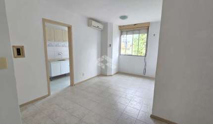 Apartamento 2 dormitórios com sala em L - bairro Vila Nova