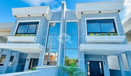 Casa 3 dormitórios com 1 suíte nos Ingleses