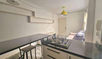 Apartamento 1 dormitório, mobiliado, reformado no bairro Navegantes, em Porto Alegre.