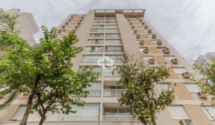 Apartamento de 2 dormitórios, 1 suíte, com  2 vagas de garagem, na zona norte.