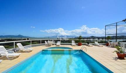 APARTAMENTO SEMIMOBILIADO COM 3 QUARTOS SENDO 1 SUÍTE E 1 VAGA DE GARAGEM NO CENTRO FLORIANÓPOLIS/SC