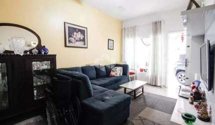 Casa com 3 dormitórios e 2 vagas em Santana