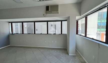 SALA COMERCIAL 42,35 M² PRIVATIVOS COM 1 VAGA DE GARAGEM NO CENTRO DE FLORIANÓPOLIS/SC