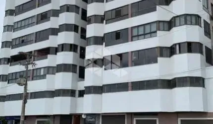 Apartamento à venda no Centro de Capão da Canoa com 2 quartos (1 suíte)