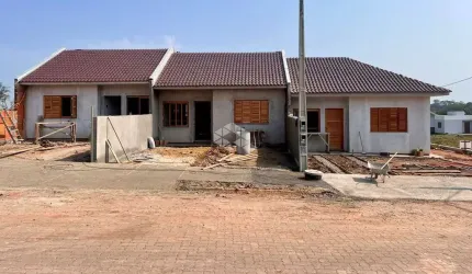 Casa geminada 02 dormitórios no bairro Esmeralda
