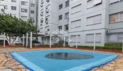 Apartamento no bairro Cavalhada em Porto Alegre de 2 dormitórios e vaga
