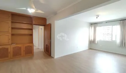 APARTAMENTO AMPLO COM VISTA PANORÂMICA NO CENTRO DE FLORIANÓPOLIS COM 3 QUARTOS E 1 SUÍTE