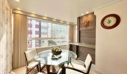 Apartamento 3 quartos, com vista para o mar, mobiliado e decorado a 1 quadra do Mar