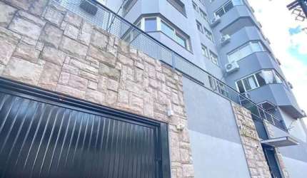 Apartamento c/ 2 dormitórios,semimobiliado,sacada,churrasqueira,vista,vaga,elevador, portaria,salão de festa,aceita pets,piscina,no Centro de NH
