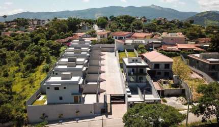 Linda casa de condomínio, não geminada, 3 suítes, excelente acabamento, à partir de 863.000 mil reais!