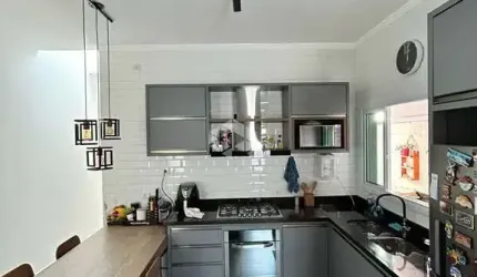 Linda casa térrea, 3 quartos, todo mobiliado, para vender por R$ 730 mil reais !